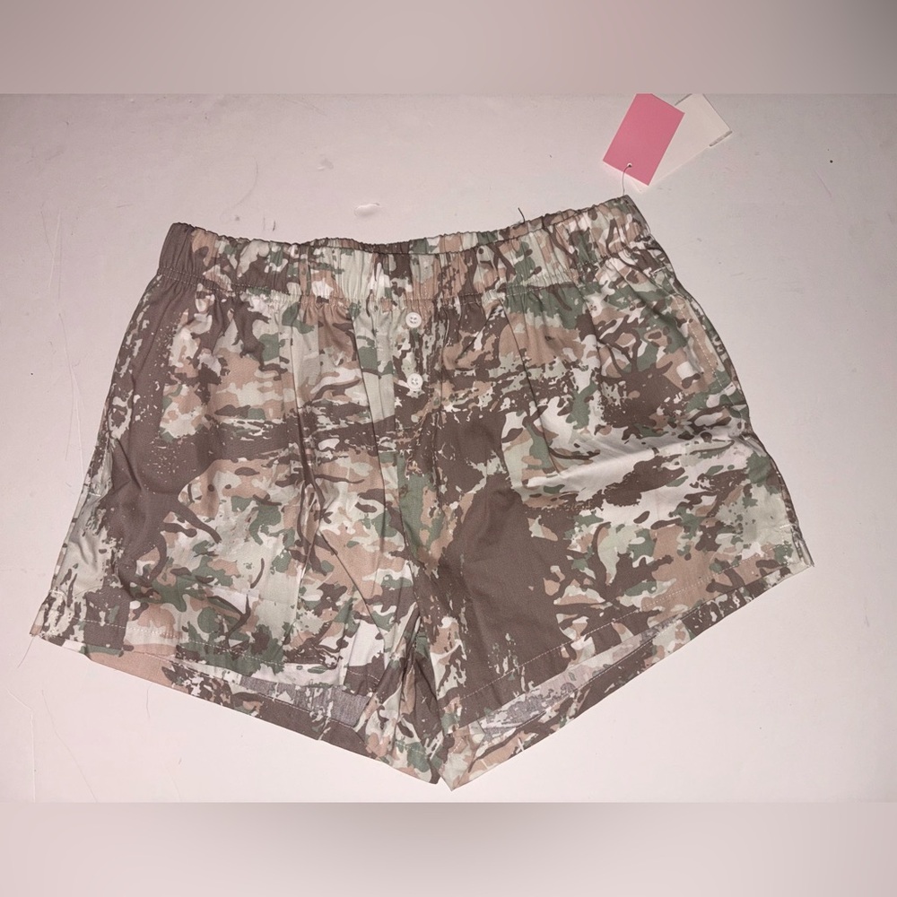 NWT Zoe & Liv size XS camouflage shorts